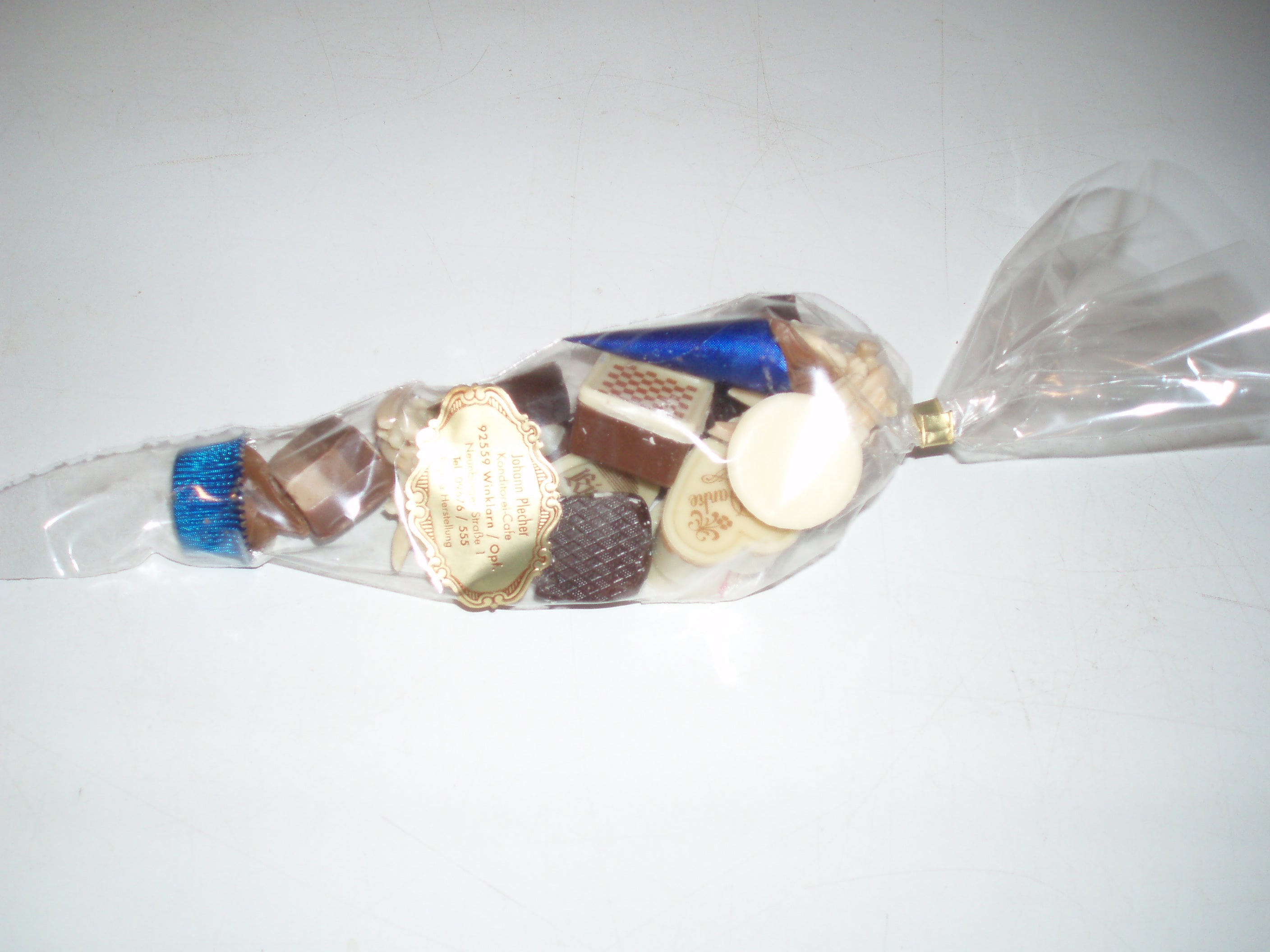 Feinste Pralinen in Spitztüte